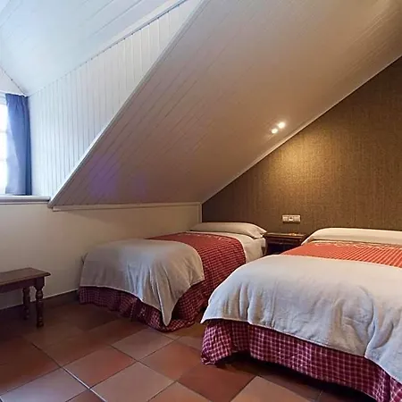 De Hotel 2*