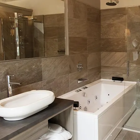Hotel De 2*
